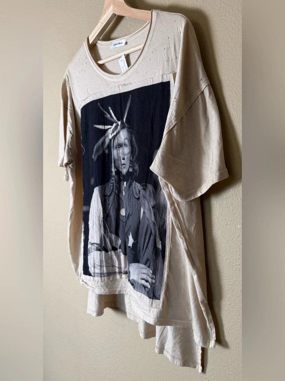 NWT I Love Linen Iron White Man Distressed Tee Size Medium - Picture 3 of 6